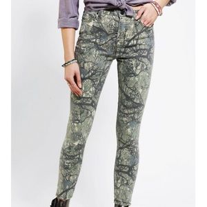 BDG | Twig - high rise camo pants